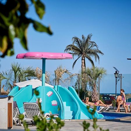 Beachfront 1Br Apartment- Spa N Pools Mamaia Luaran gambar